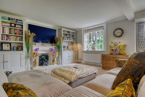 Lounge- click for photo gallery